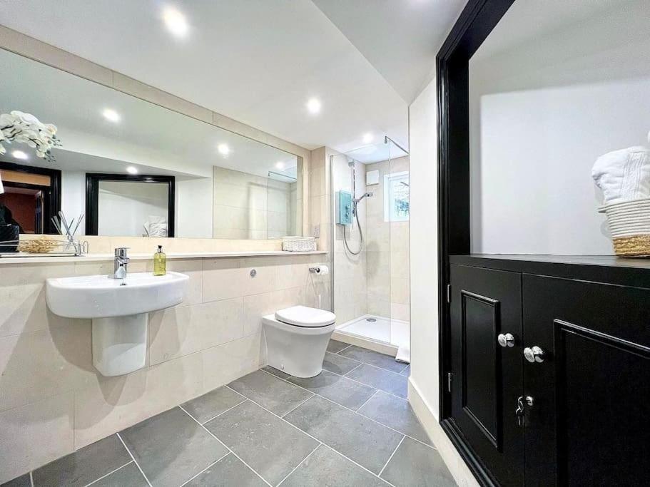 Fabulous Large Apartment In Great Location Bath Exterior foto
